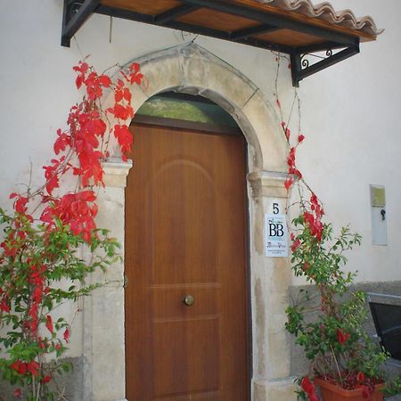 Medieval Village Of Pacentro Экстерьер фото