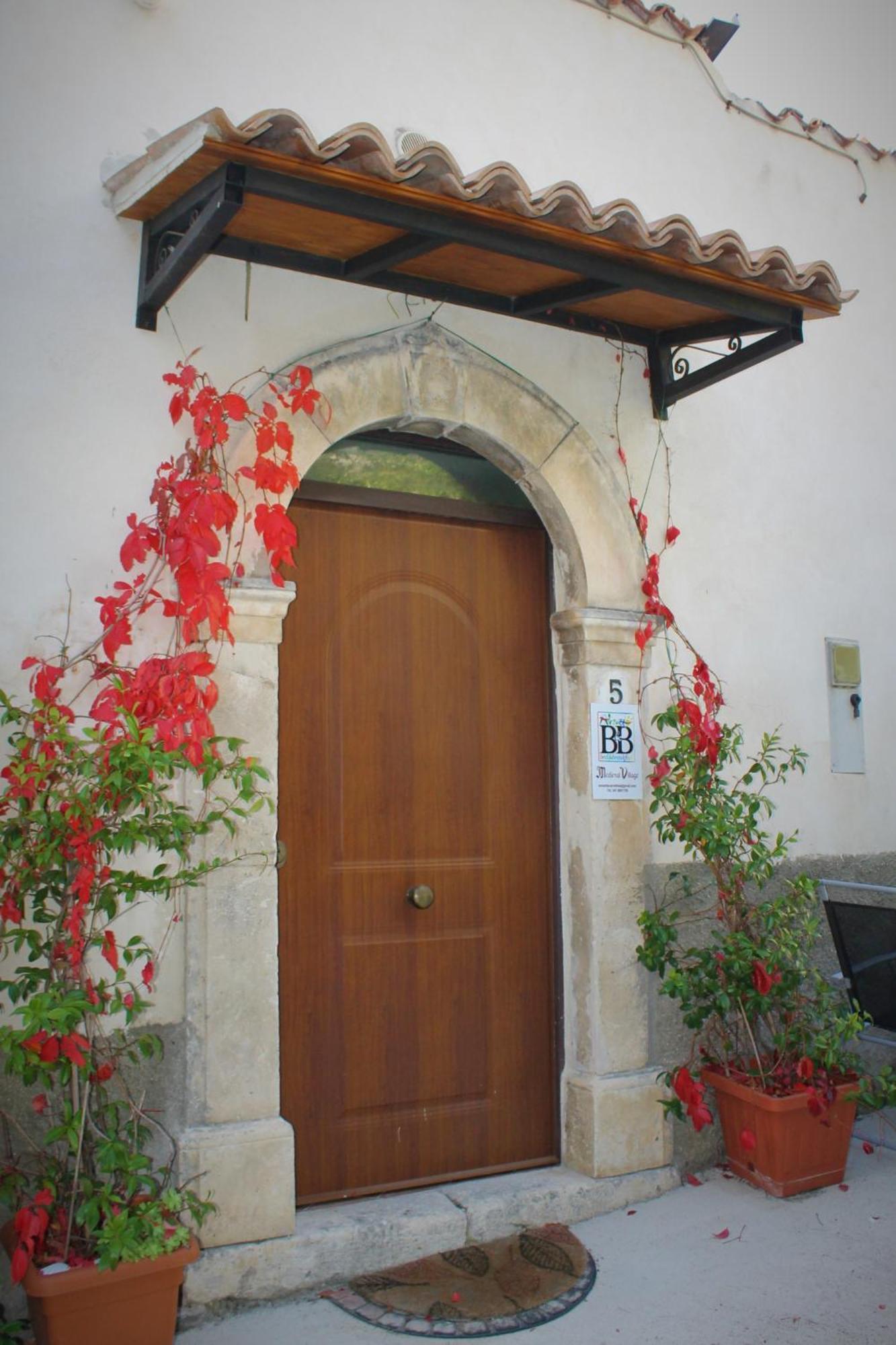 Medieval Village Of Pacentro Экстерьер фото